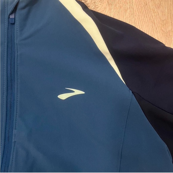 Brooks fusion hybrid jacket - Picture 3 of 4